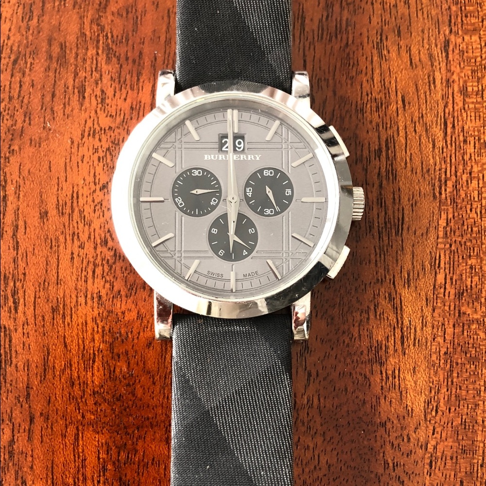 Burberry Men’s Watch Classic Band And A One Owner Watch BU1756